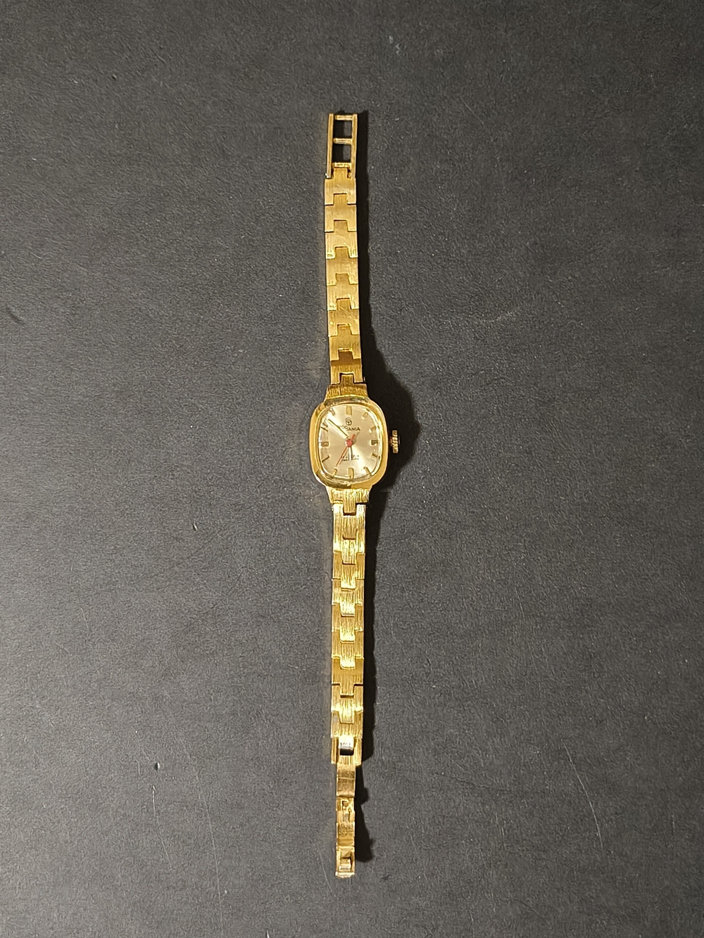 Rodania Ladies Watch 17 Jewel Incabloc Swiss Made Gold